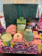 Load image into Gallery viewer, Mother’s Day Gift Basket